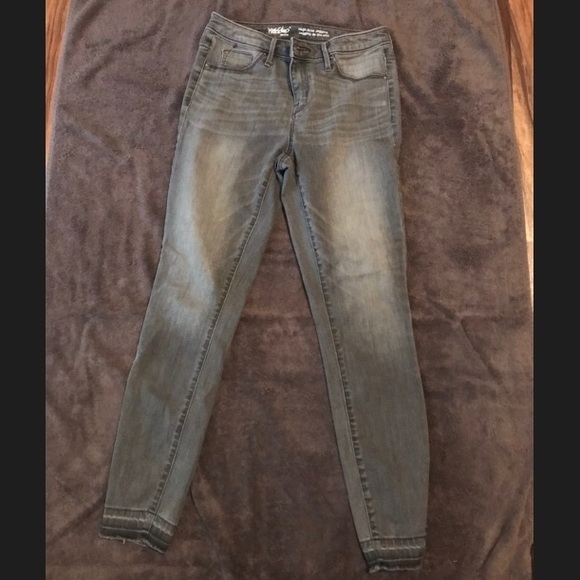Mossimo Supply Co. Denim - Mossimo high rise jean jeggings Mossimo Supply Co. Denim - Mossimo high rise jean jeggings